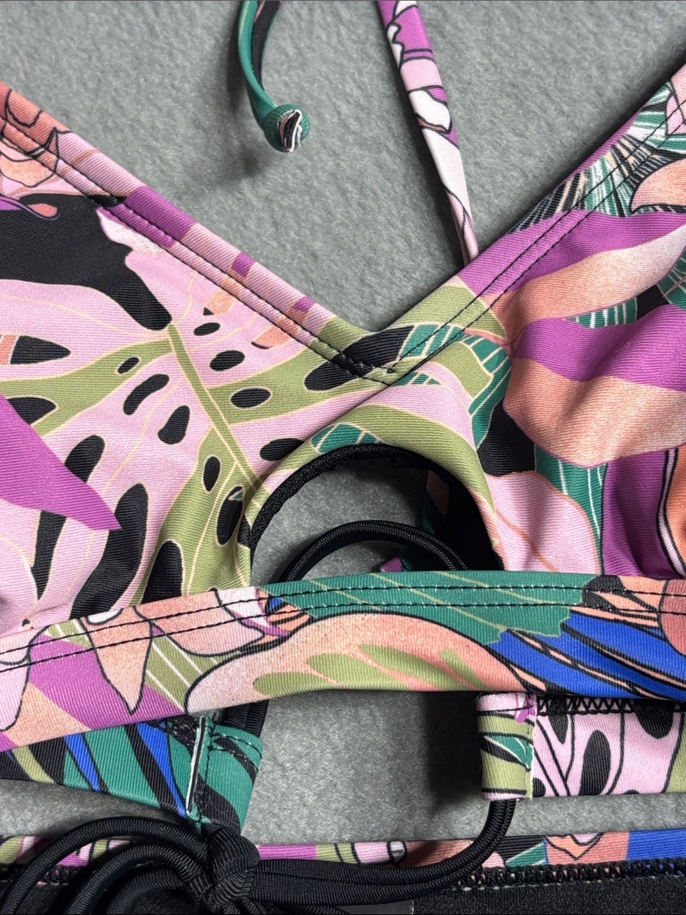 Hurley Floral Tropical Bikini Set - Picture 4 of 9